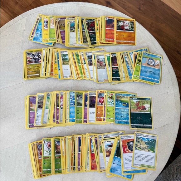 Pokémon Cards Lot of 250 Great Condition! 💛💛💛